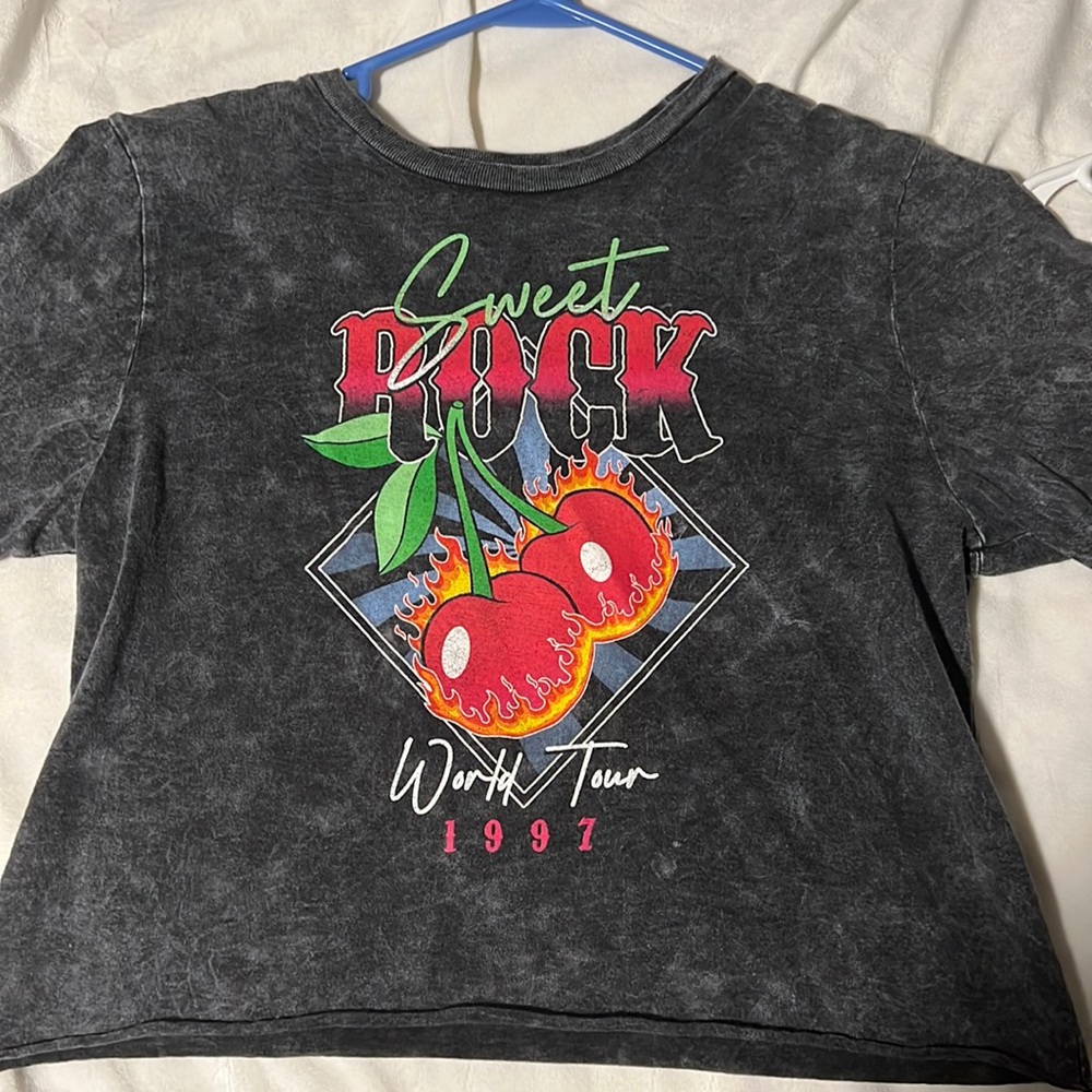 Sweet Rock Cropped Tshirt